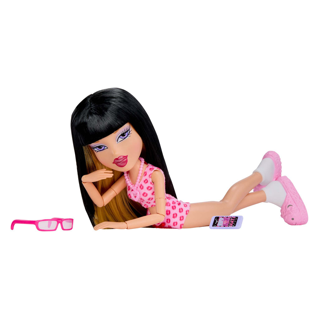 Glam Bratz Whatz In My Closet Playset with Doll